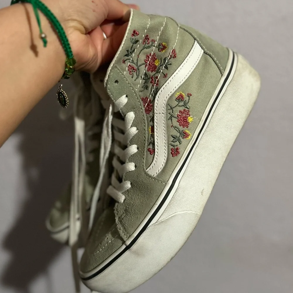Platform Embroidered Vans Sk8-Hi